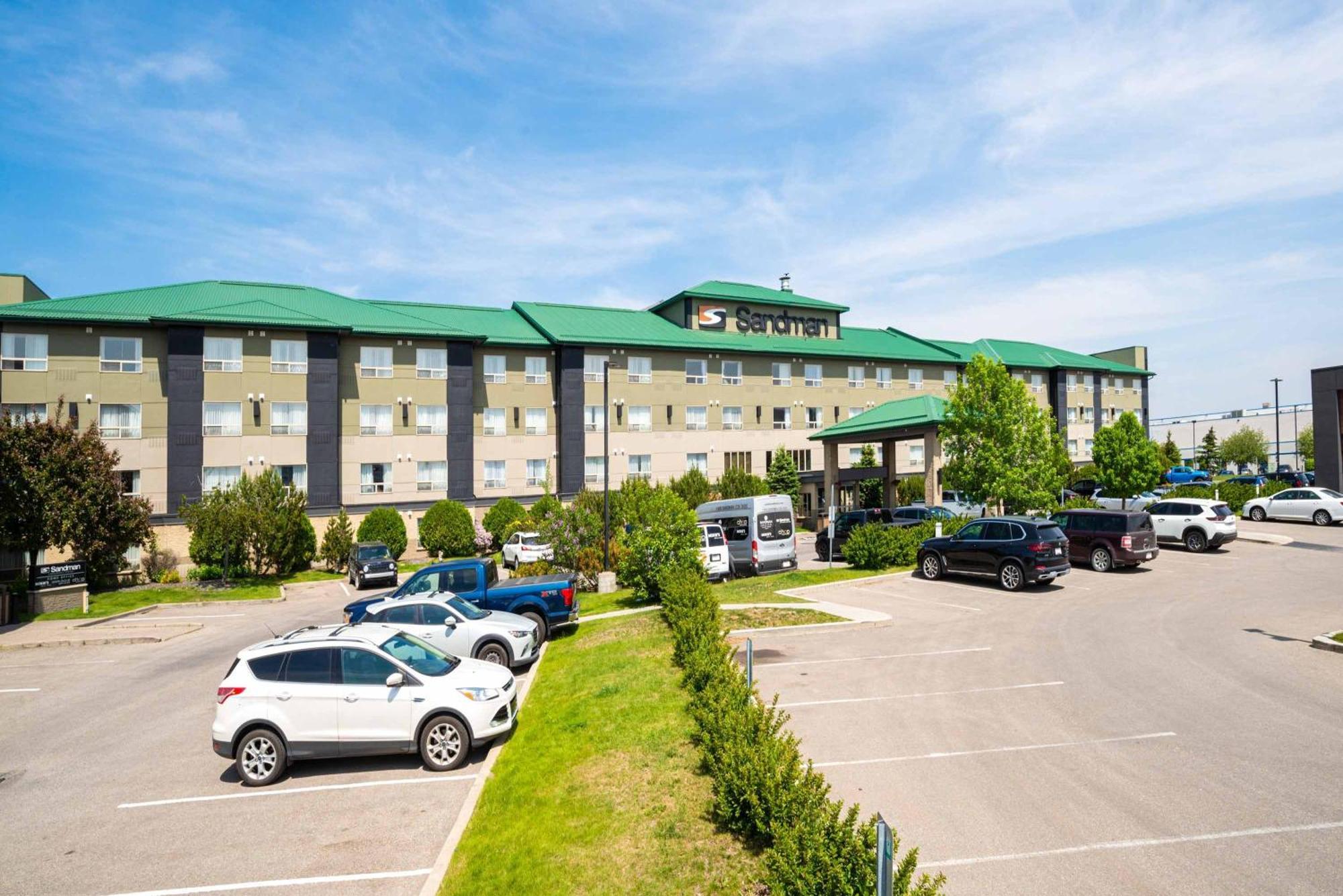Sandman Hotel Calgary Airport Exterior photo